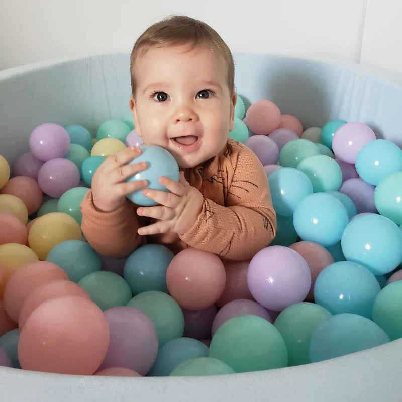 Luxe Foam Ball Pit + 200 Balls