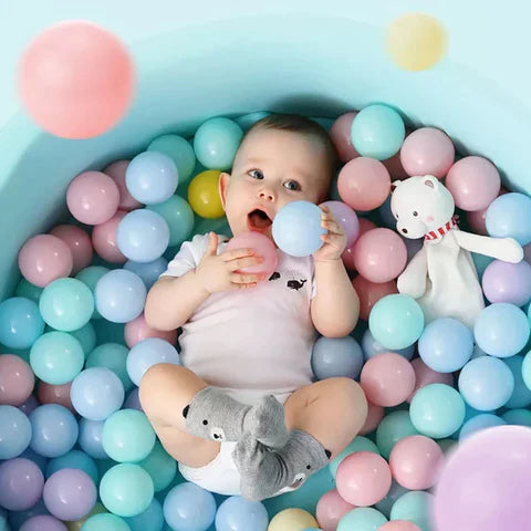 Luxe Foam Ball Pit + 200 Balls